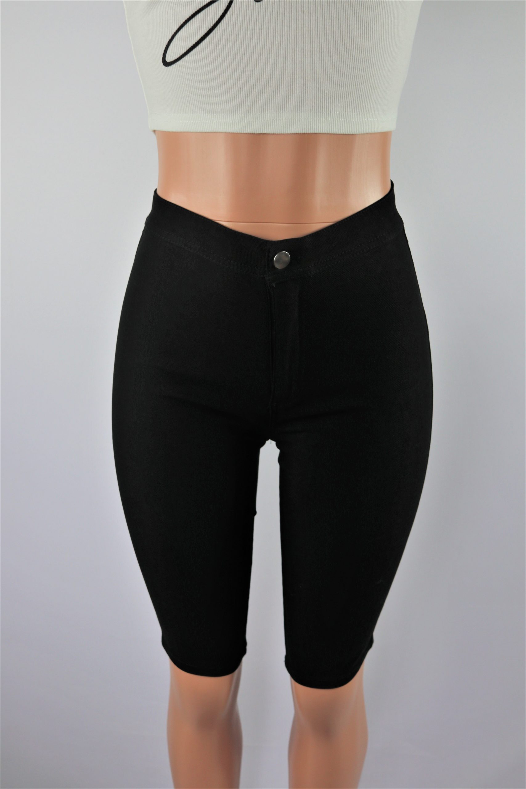 black stretchy capris